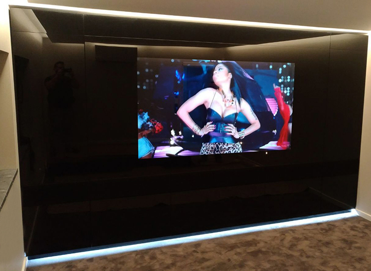 Glass Media Sala Prive Cinema