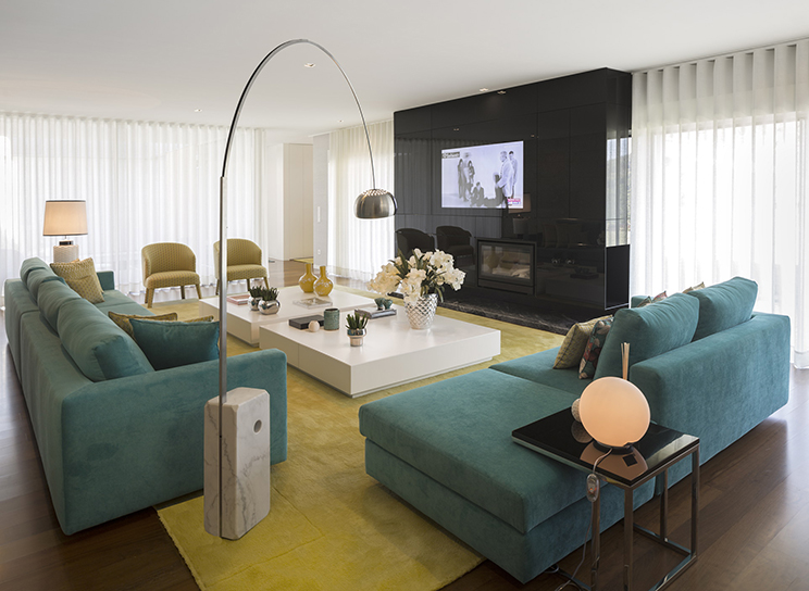 Glass Media Sala Suit